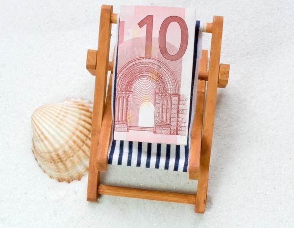 Urlaub finanzieren, aber wie? (© JWS / Fotolia)